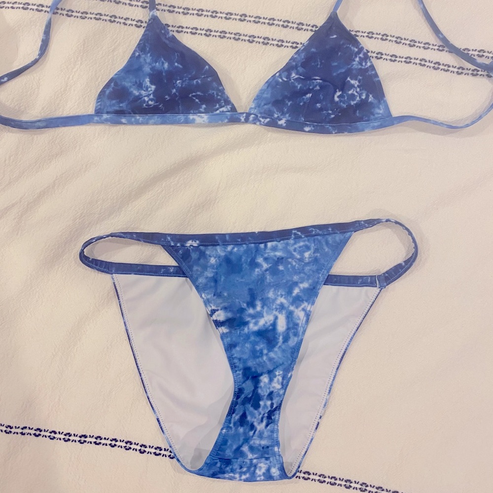 Reformation Maui Bikini Top in Piscine- Small